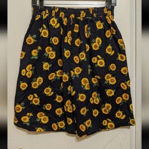 Sunflower Print Black Shorts Vintage All Over Print